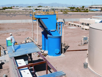 Lamella Gravity Settler/Thickener (LGST) with thickener tank at bottom  